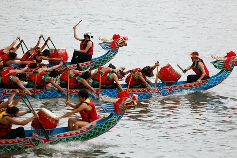 Discover the Dragon Boat Festival (Duanwu Festival), a traditional Chinese holiday honoring Qu Yuan