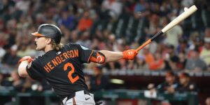 Gunnar Henderson batting against the Giants